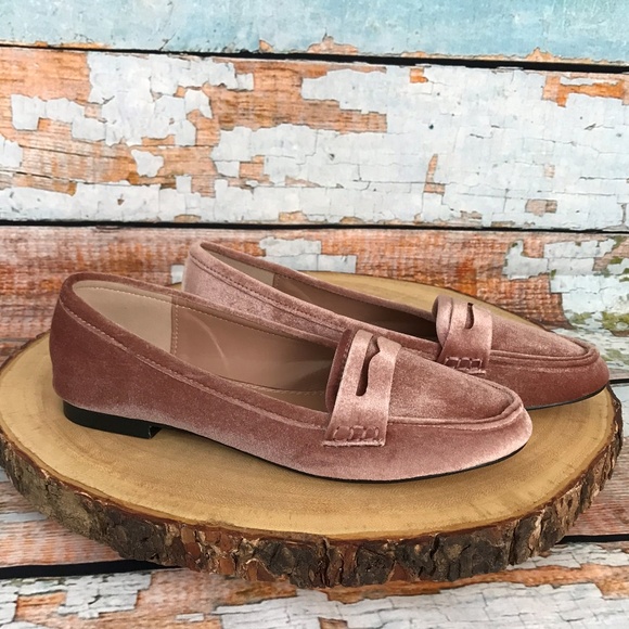 NWOB Callisto of California Pink Velvet Loafers - Picture 2 of 7